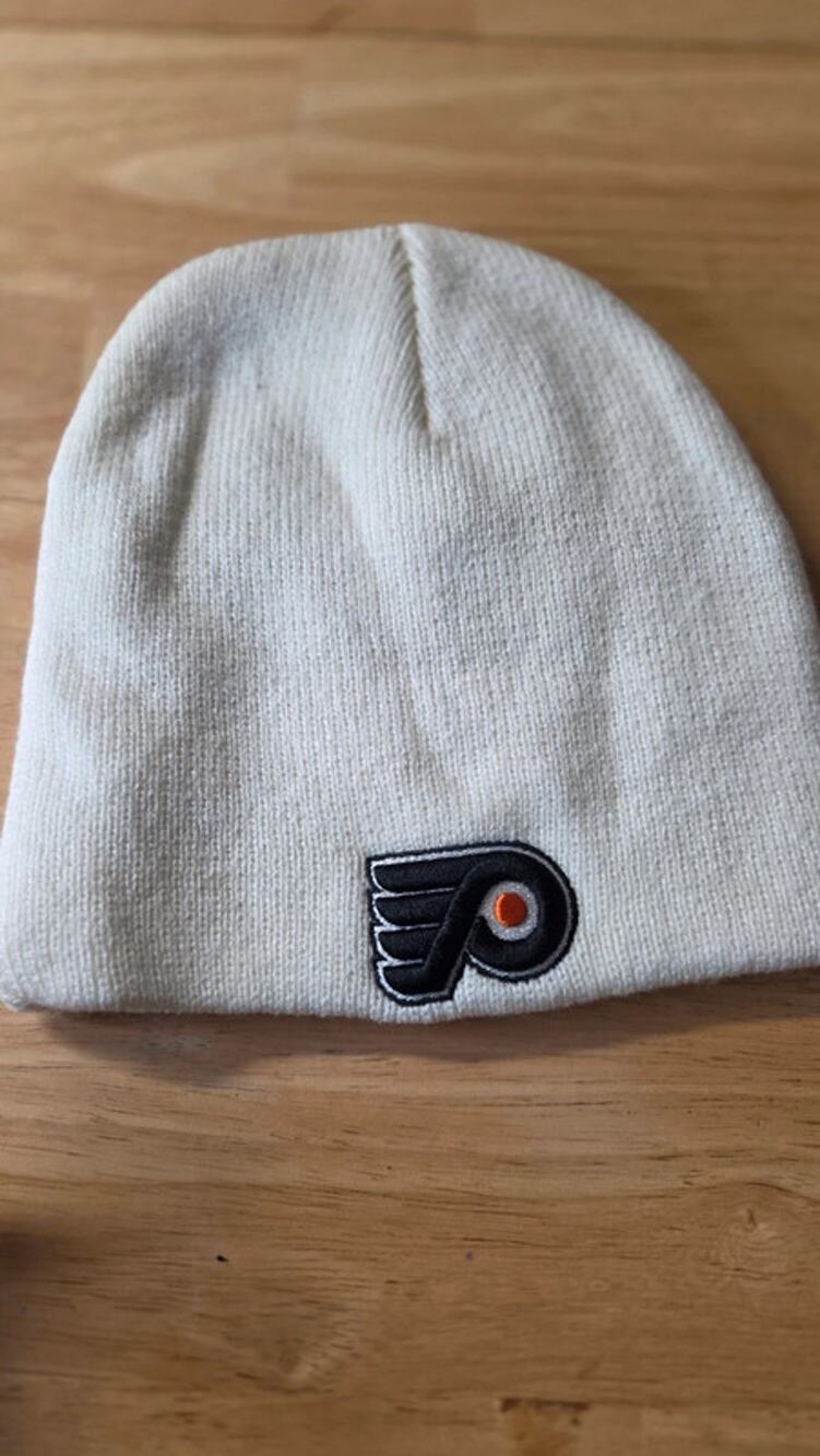 Philadelphia Flyers logo  Beanie NWT Zephyr Knit Hat White NHL Hockey Cap
